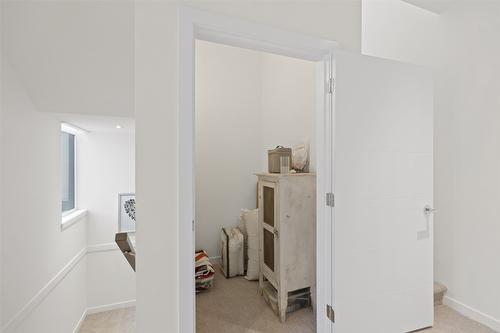 18-1395 Prairie Rose Drive, Kamloops, BC - Indoor Photo Showing Other Room