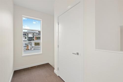18-1395 Prairie Rose Drive, Kamloops, BC - Indoor Photo Showing Other Room