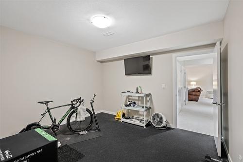 18-1395 Prairie Rose Drive, Kamloops, BC - Indoor Photo Showing Gym Room