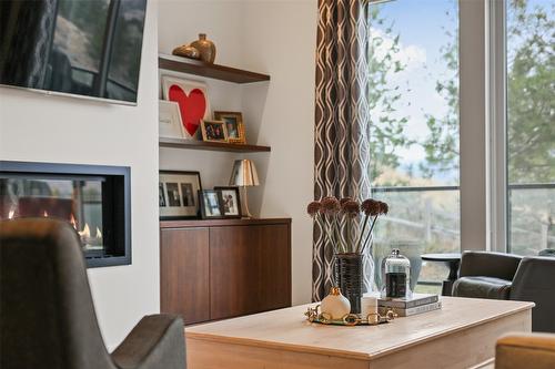 18-1395 Prairie Rose Drive, Kamloops, BC - Indoor Photo Showing Other Room