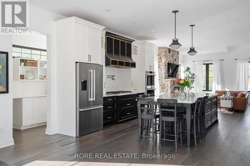 2439 Garrison Road, Fort Erie (Ridgeway), ON - Indoor Photo Showing Kitchen With Upgraded Kitchen