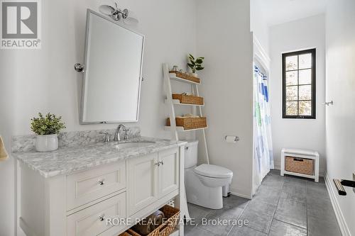 2439 Garrison Road, Fort Erie (Ridgeway), ON - Indoor Photo Showing Bathroom