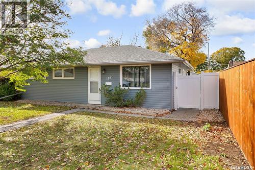 182 Hamilton STREET N  Regina, SK S4R 2Y7