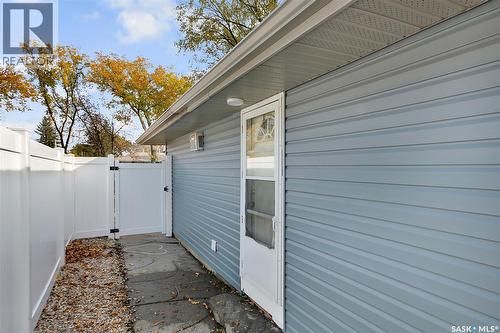 182 Hamilton Street N, Regina, SK - Outdoor With Exterior