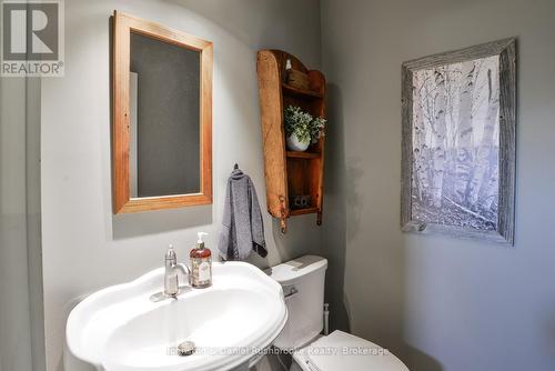 1422 Muskoka Rd 118 Road W, Bracebridge (Monck (Bracebridge)), ON - Indoor Photo Showing Bathroom