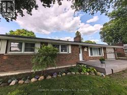 66 MAY AVENUE  East Gwillimbury, ON L0G 1V0