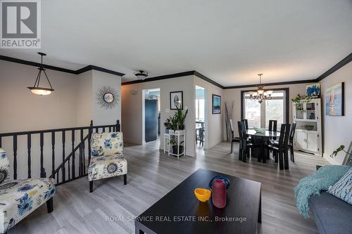 19 Propp Drive, Kawartha Lakes (Pontypool), ON - Indoor Photo Showing Living Room