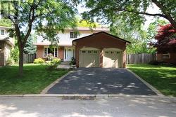 1303 HENLEY PLACE  Oakville, ON L6H 2W1