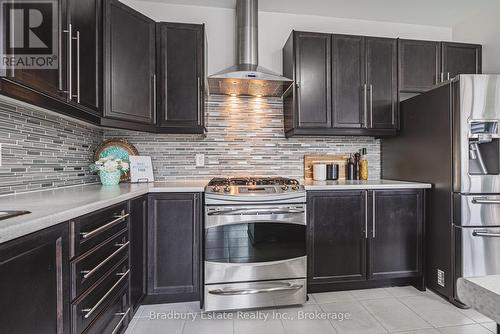 11 Weathering Heights, Hamilton (Stoney Creek Mountain), ON - Indoor Photo Showing Kitchen