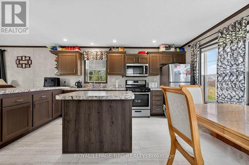 B - 162 Young Road, Haldimand, ON - Indoor Photo Showing Kitchen