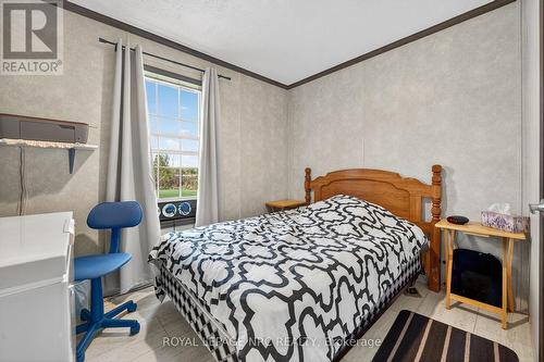 B - 162 Young Road, Haldimand, ON - Indoor Photo Showing Bedroom