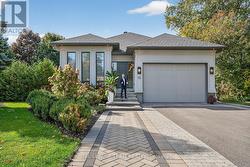 10 LEAVER AVENUE  Ottawa, ON K2E 5P6