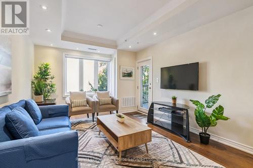 202 - 70 Stewart Street, Oakville (Co Central), ON - Indoor Photo Showing Living Room