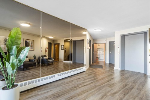 201-375 Newcastle Ave, Nanaimo, BC - Indoor Photo Showing Other Room