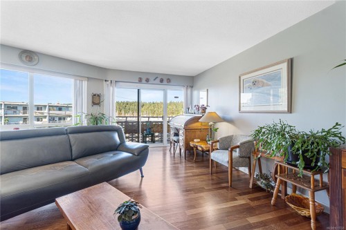 201-375 Newcastle Ave, Nanaimo, BC - Indoor Photo Showing Living Room