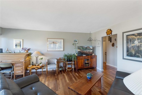 201-375 Newcastle Ave, Nanaimo, BC - Indoor Photo Showing Living Room