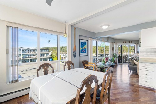 201-375 Newcastle Ave, Nanaimo, BC - Indoor Photo Showing Dining Room
