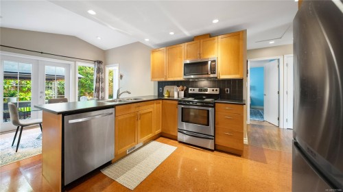 1716 Bay St, Victoria, BC 