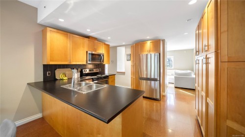 1716 Bay St, Victoria, BC 