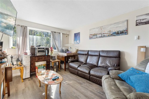 5430/5432 Bergen Op Zoom Dr, Nanaimo, BC - Indoor Photo Showing Living Room