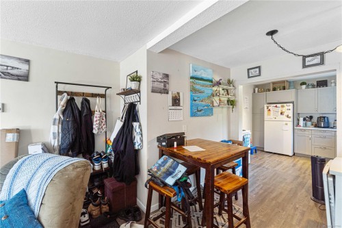 5430/5432 Bergen Op Zoom Dr, Nanaimo, BC - Indoor