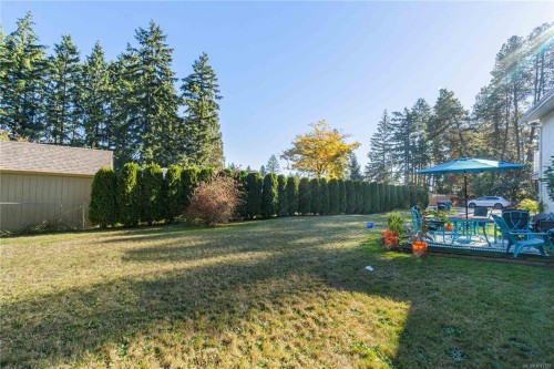 5430/5432 Bergen Op Zoom Dr, Nanaimo, BC - Outdoor