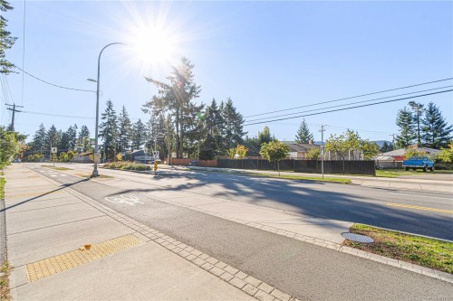5430/5432 Bergen Op Zoom Dr, Nanaimo, BC - Outdoor