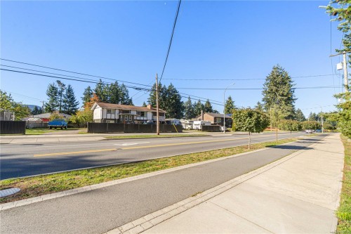 5430/5432 Bergen Op Zoom Dr, Nanaimo, BC - Outdoor