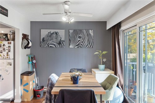 5430/5432 Bergen Op Zoom Dr, Nanaimo, BC - Indoor Photo Showing Dining Room