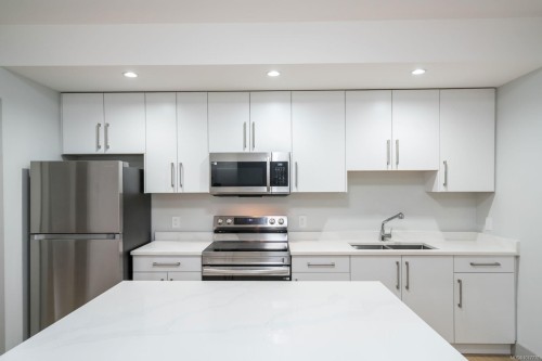 913 Old Victoria Rd, Nanaimo, BC 