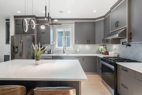 913 Old Victoria Rd, Nanaimo, BC 