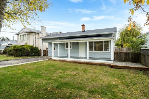 9617 Fourth St, Sidney, BC 