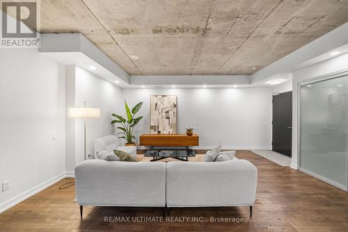 Living Room - 315 - 650 King Street W, Toronto, ON - Indoor