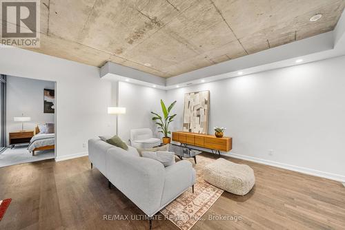 Living Room - 315 - 650 King Street W, Toronto, ON - Indoor Photo Showing Other Room