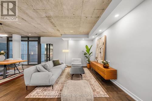 Living Room - 315 - 650 King Street W, Toronto, ON - Indoor