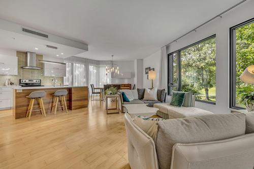 Living room - 402-1440 Av. Du Maire-Beaulieu, Québec (Sainte-Foy/Sillery/Cap-Rouge), QC - Indoor Photo Showing Living Room