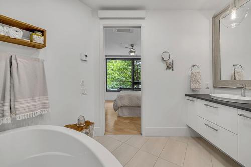 Ensuite bathroom - 402-1440 Av. Du Maire-Beaulieu, Québec (Sainte-Foy/Sillery/Cap-Rouge), QC - Indoor Photo Showing Bathroom