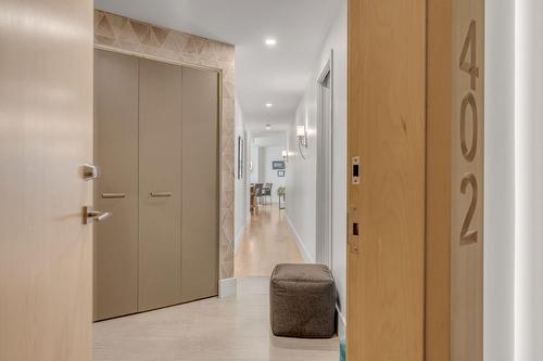 Hall - 402-1440 Av. Du Maire-Beaulieu, Québec (Sainte-Foy/Sillery/Cap-Rouge), QC - Indoor Photo Showing Other Room