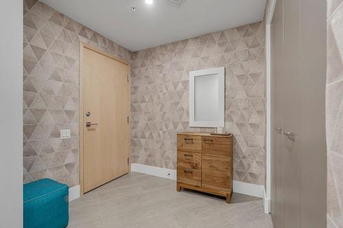 Hall - 402-1440 Av. Du Maire-Beaulieu, Québec (Sainte-Foy/Sillery/Cap-Rouge), QC - Indoor Photo Showing Bathroom