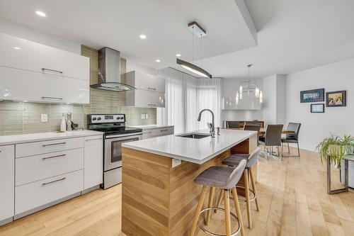Kitchen - 402-1440 Av. Du Maire-Beaulieu, Québec (Sainte-Foy/Sillery/Cap-Rouge), QC - Indoor Photo Showing Kitchen With Upgraded Kitchen