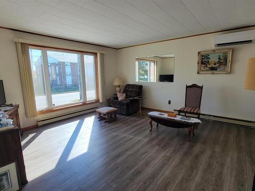 352 Pleasant Street, Yarmouth, NS 