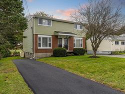 19-19A Westwood Drive  Dartmouth, NS B2X 1Y3
