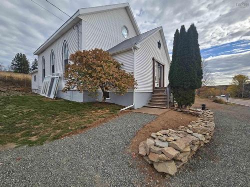 10563 Hwy #2 Highway, Mapleton, NS 