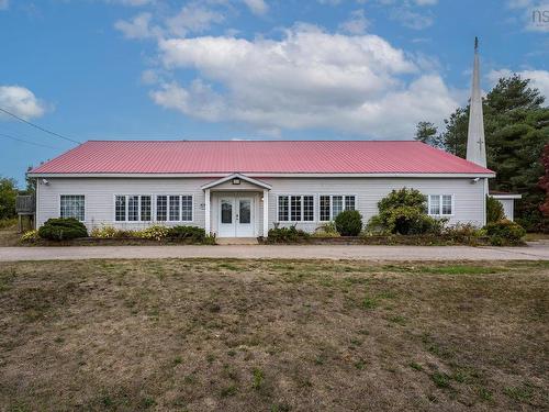 10443 Highway 1, Paradise, NS 