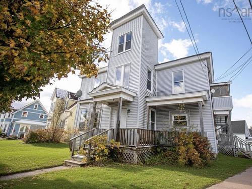 9 West Victoria Street, Amherst, NS 