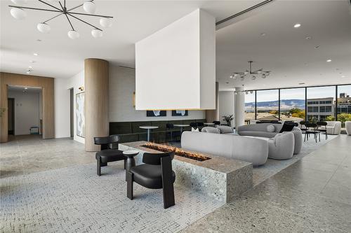 306-3340 Lakeshore Drive, Kelowna, BC - Indoor