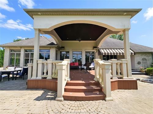 7635 River View Line, Chatham, ON 