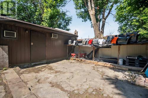 11 Whitfield Avenue, Hamilton, ON 