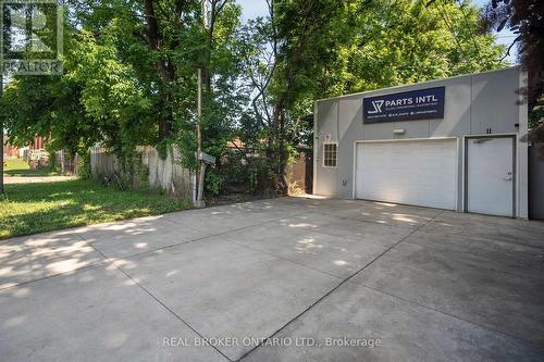 11 Whitfield Avenue, Hamilton, ON 