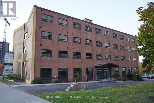 824 KING STREET W  Kitchener, ON N2G 1G1